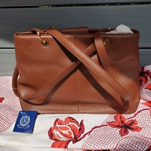 NWT Medallion leather purse by Walthne